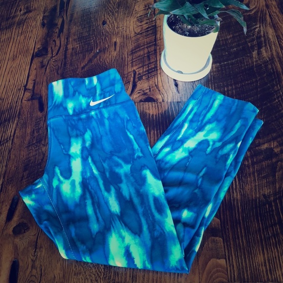 Nike Pants - Nike Women’s Dri-Fit Watercolor Capri, XS